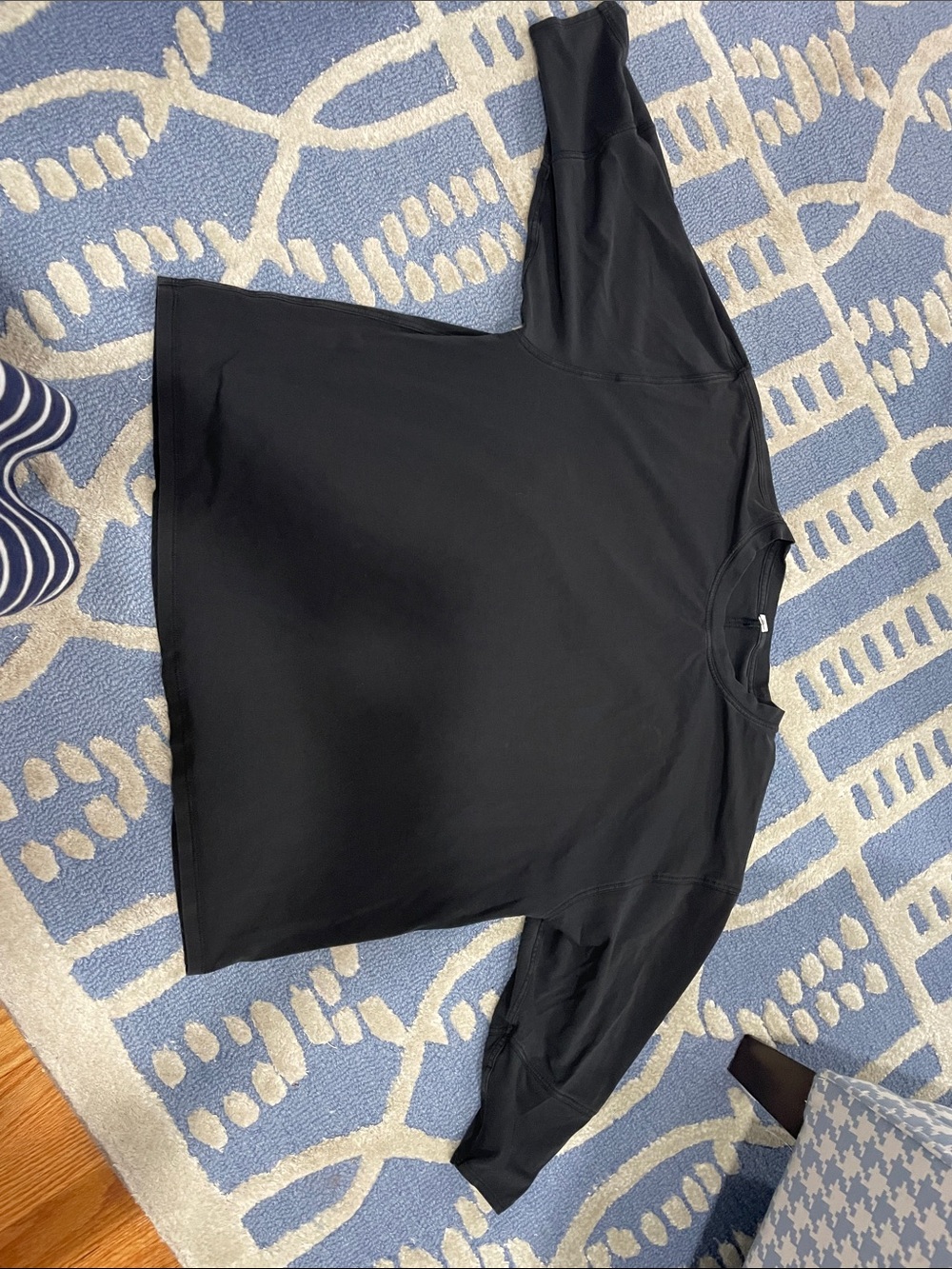Lululemon black 3/4 sleeve shirt